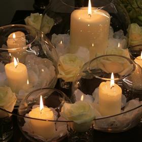 fwthumbCandles in bowls, white roses & petals.jpg